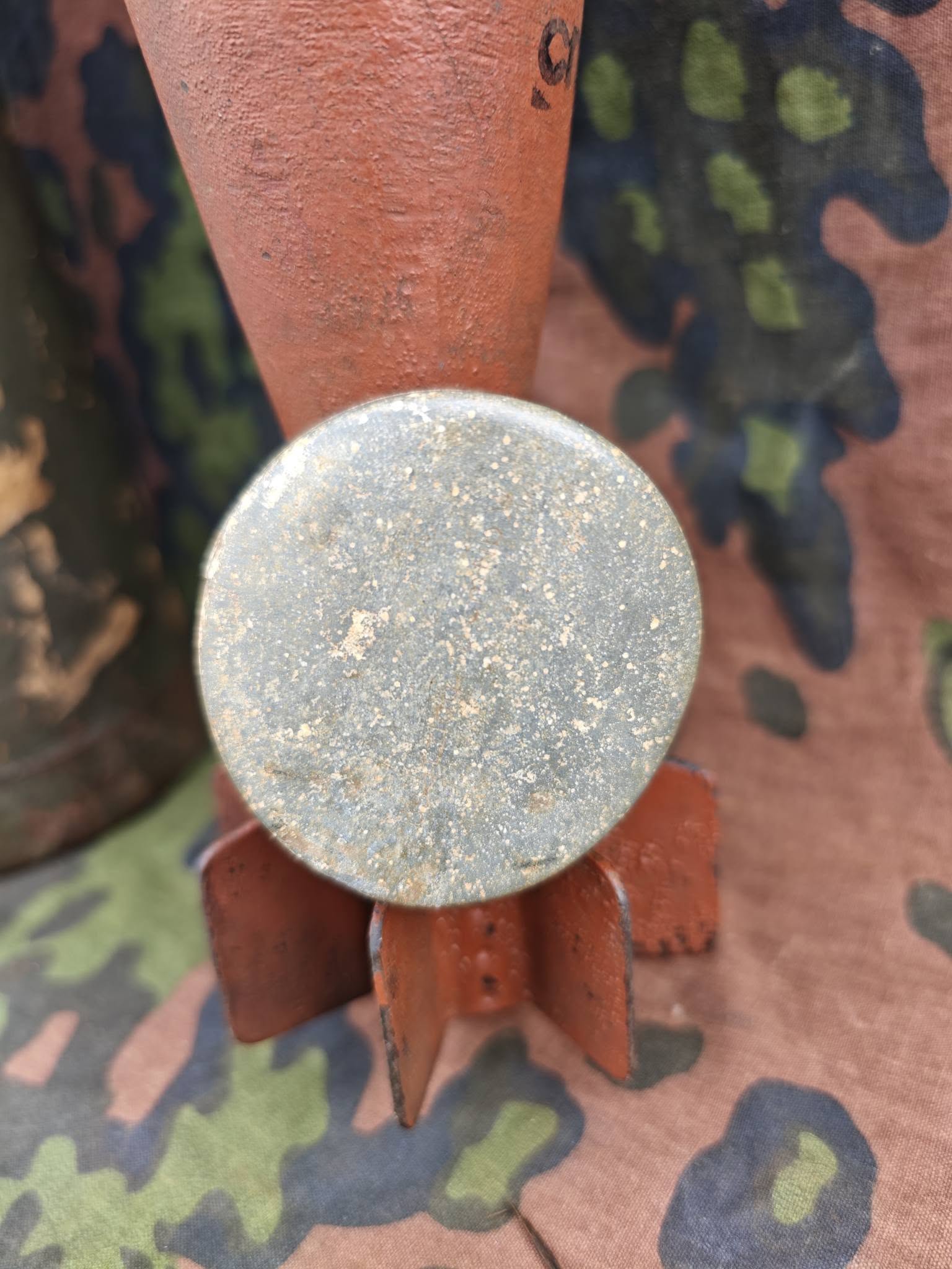 WW2 German 10cm Nb.W.35 Inert Smoke Mortar Round with Transport Container – Complete Set