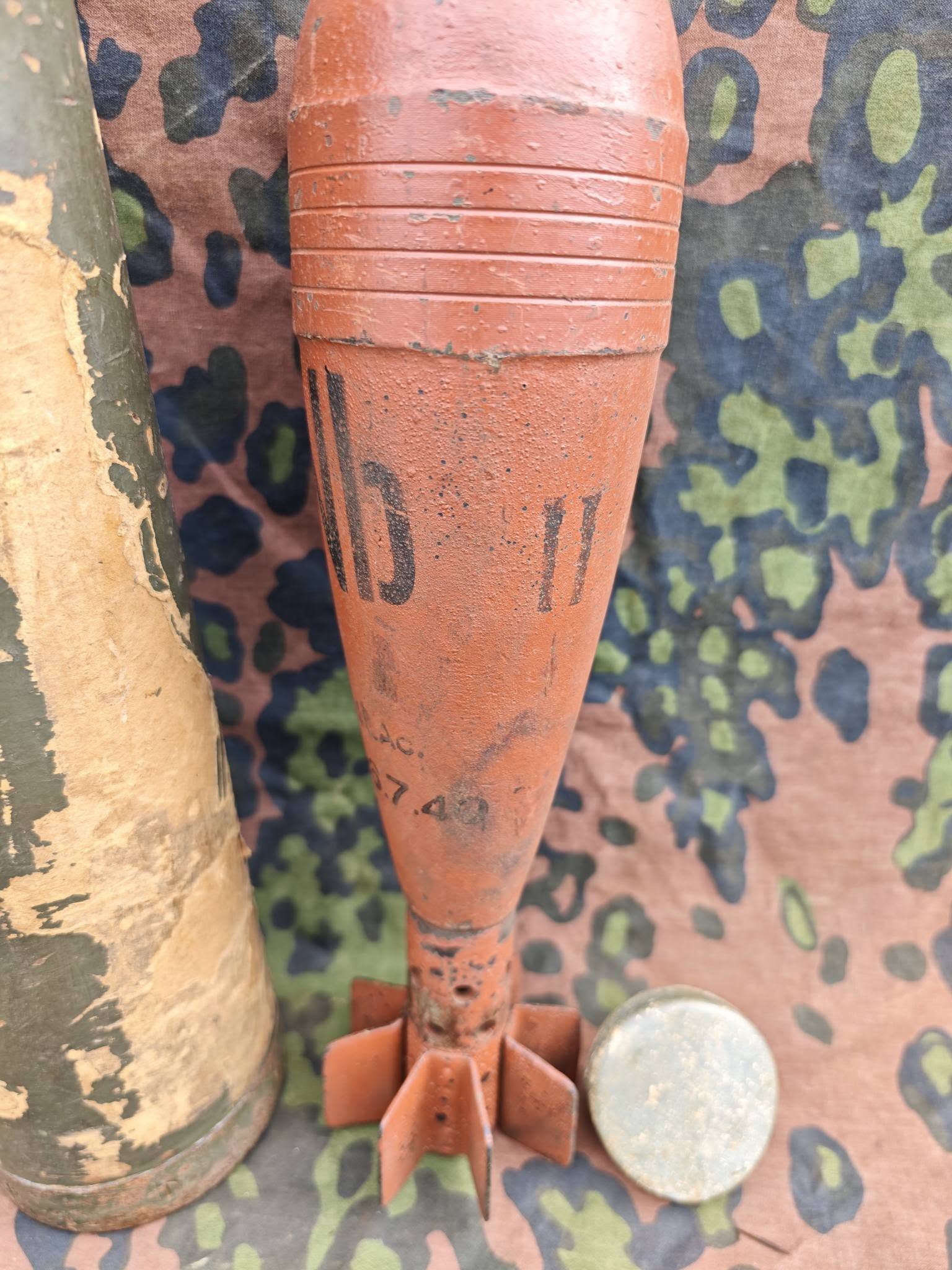 WW2 German 10cm Nb.W.35 Inert Smoke Mortar Round with Transport Container – Complete Set