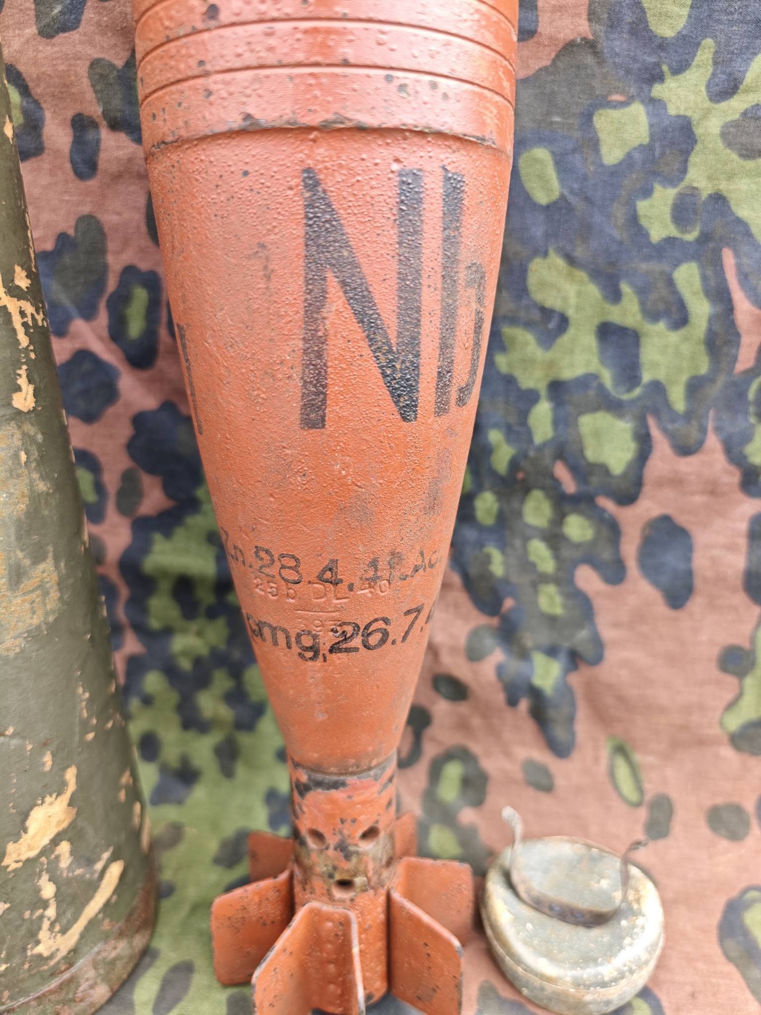WW2 German 10cm Nb.W.35 Inert Smoke Mortar Round with Transport Container – Complete Set