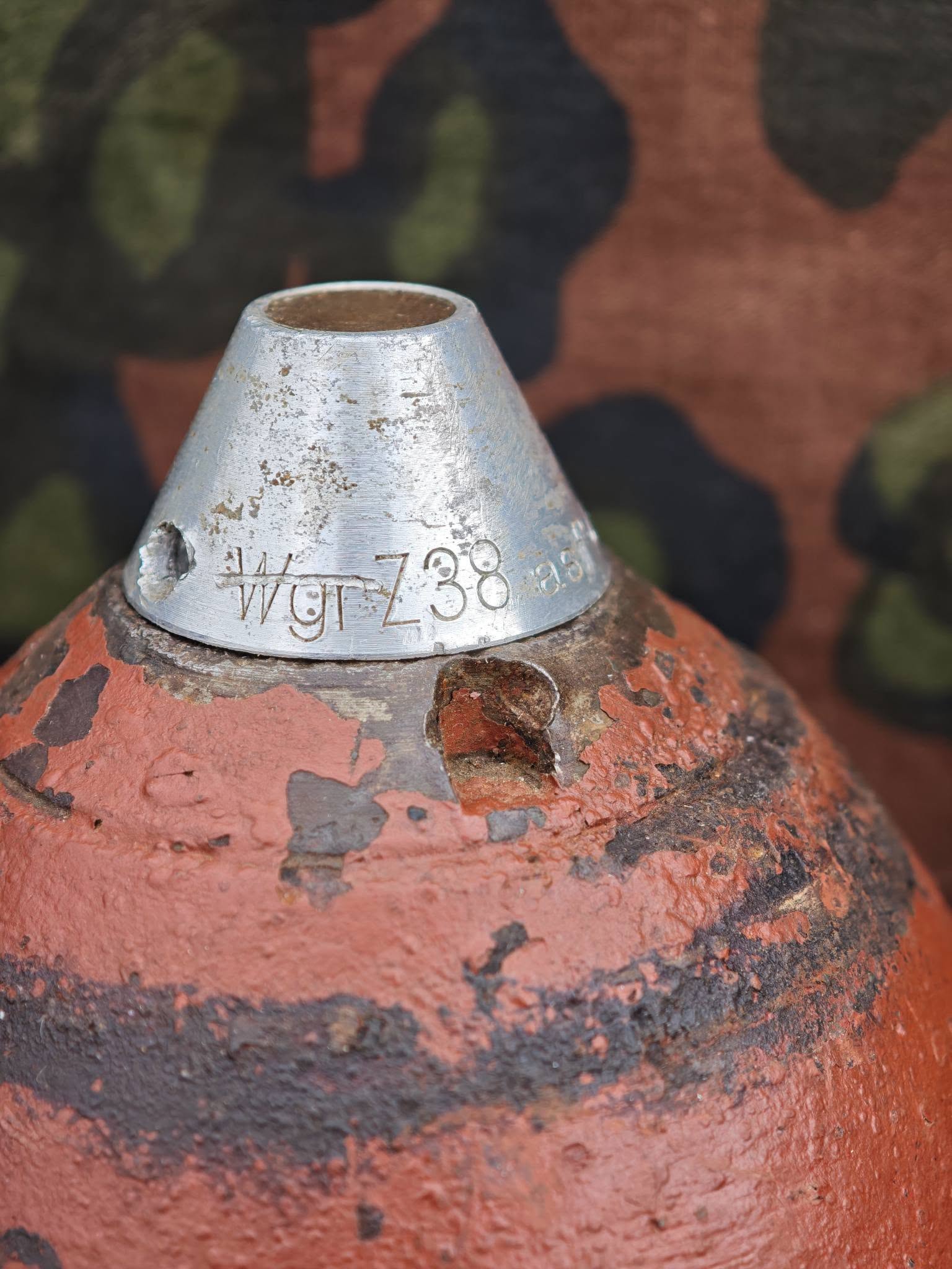 WW2 German 10cm Nb.W.35 Inert Smoke Mortar Round with Transport Container – Complete Set