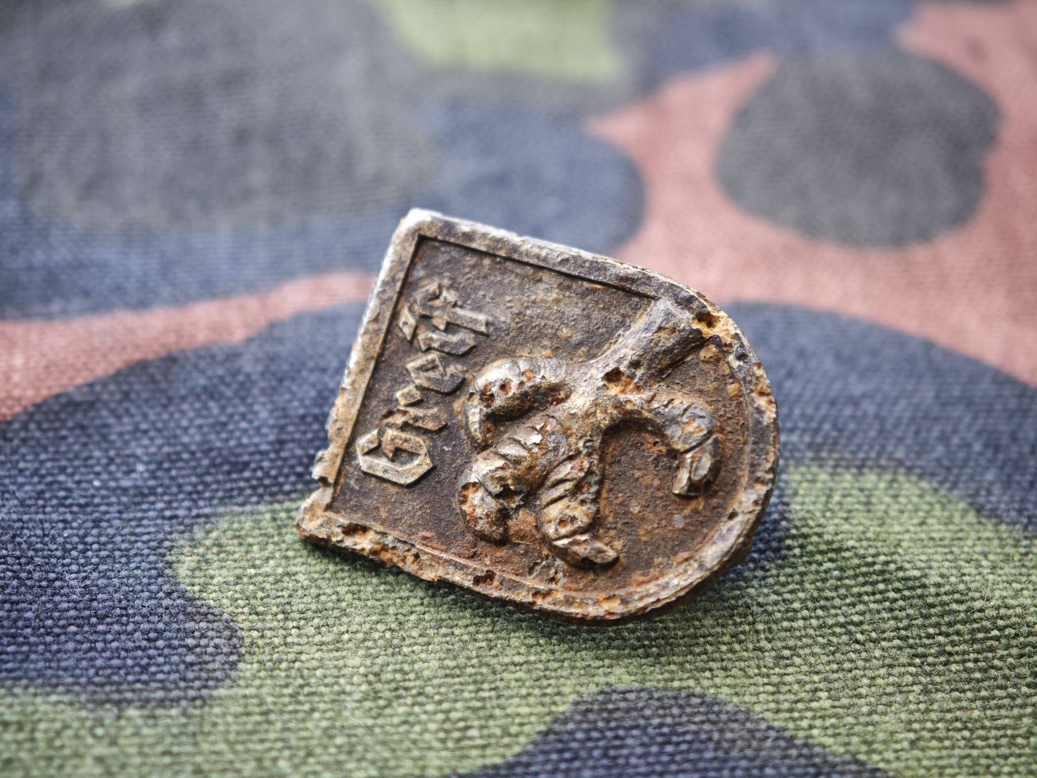 Original WWII German Wehrmacht 122nd Infantry Division "Greif" Commemorative Badge