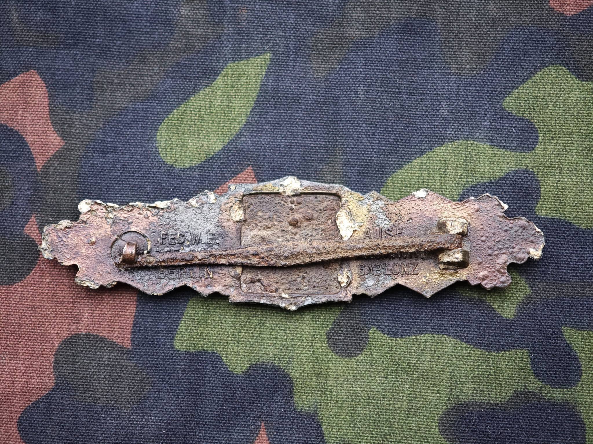 Original WWII German Close Combat Clasp (Nahkampfspange)_1