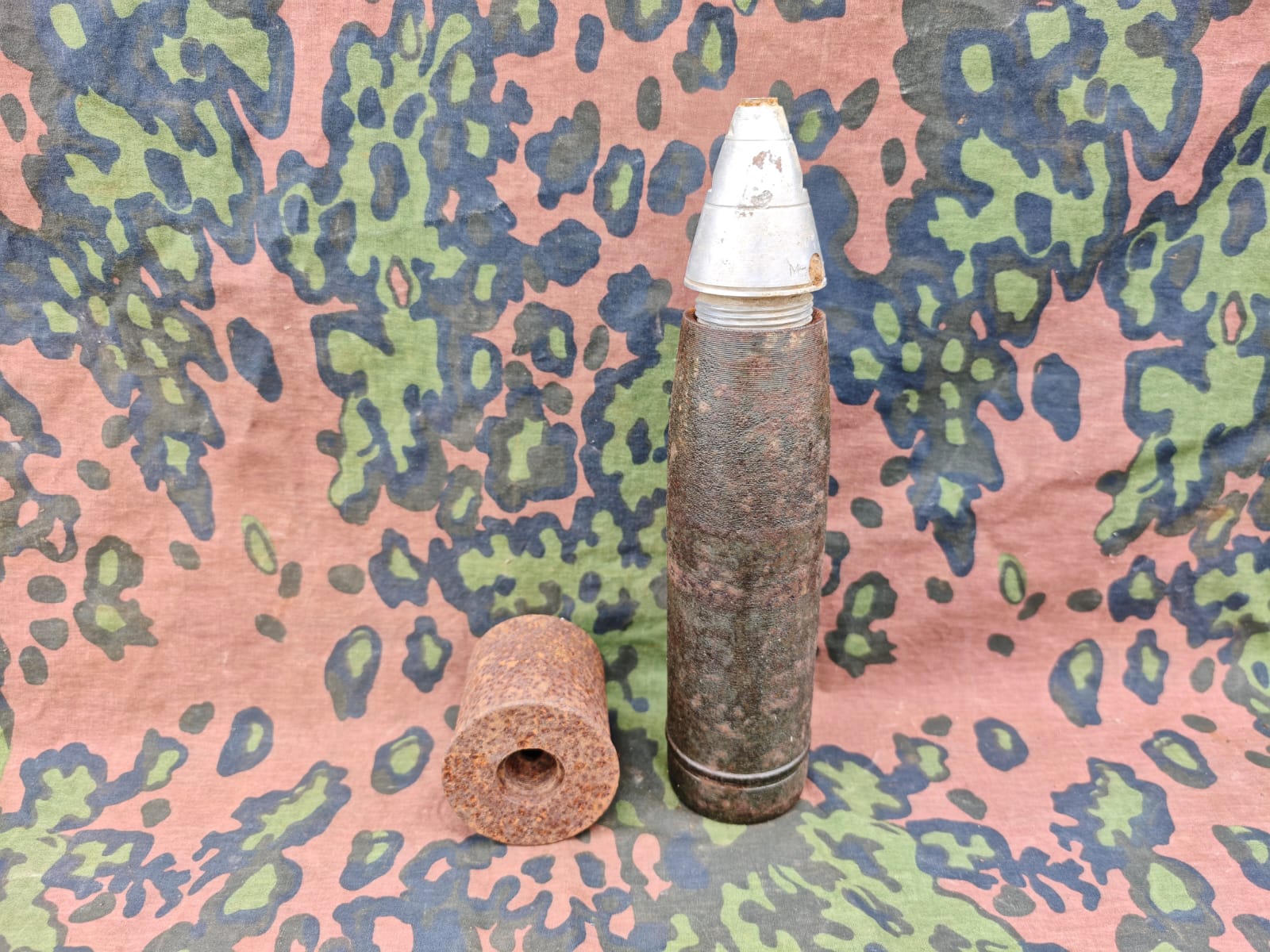 German WW2 le.I.G. 18 Sprgr. Relic Round