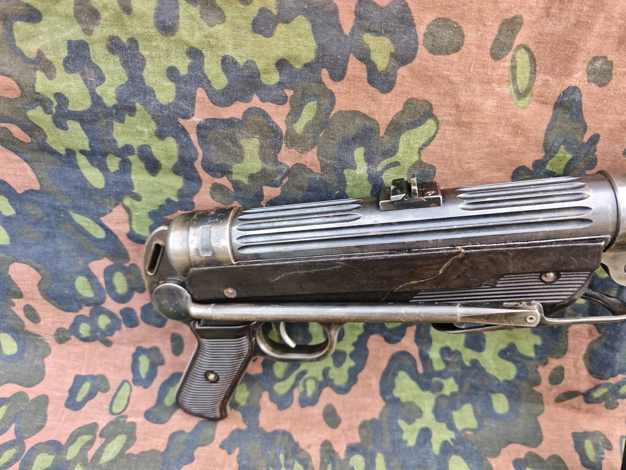 German MP38/MP40 Submachine Gun – Deactivated