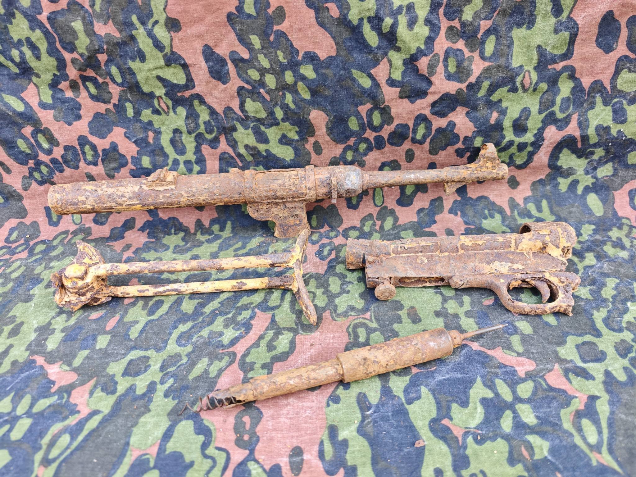 German MP40 Submachine Gun Relic Parts 