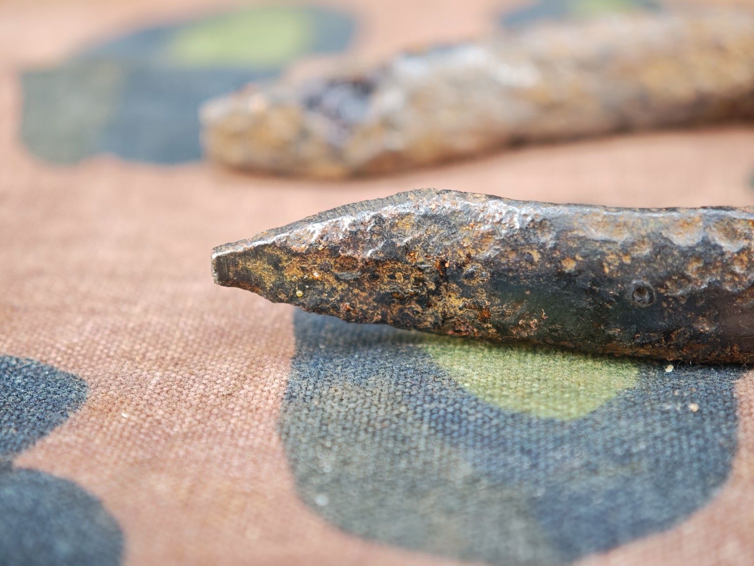WWII Pliers – Sabotage Container